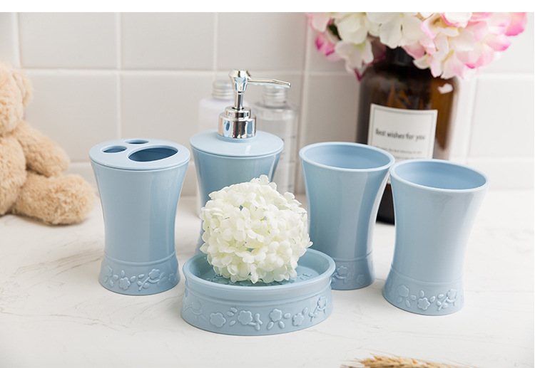 The plastic bath gargle set of five pieces European carved bath gargle set wholesale The plastic bath gargle set of five pieces European carved bath gargle set wholesale
