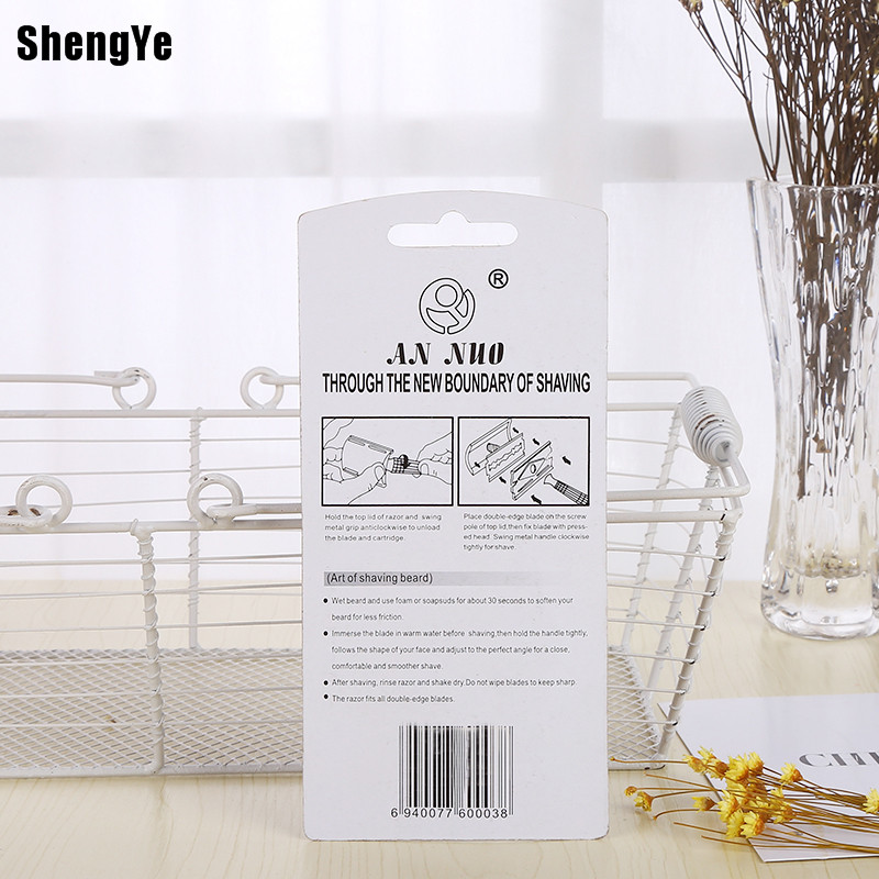 The supermarket sells the old model manual shaver to repair the hair tool eyebrow knife bath special.