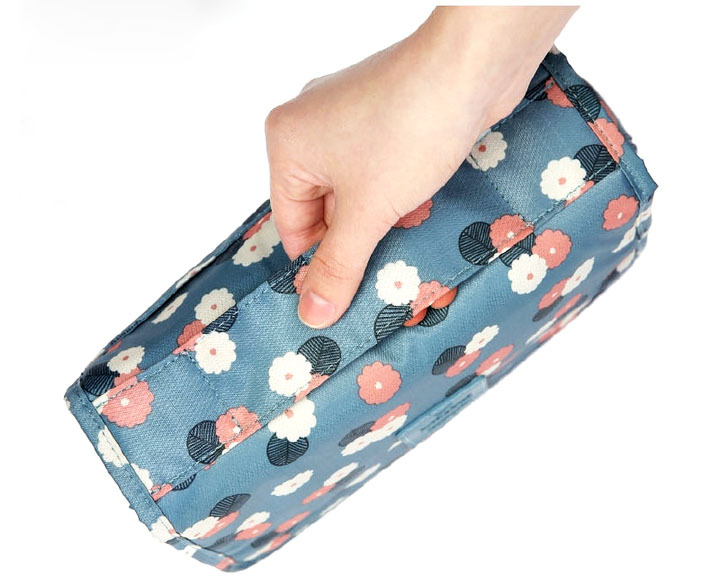 travel hook wash gargle bag can be hung with a storage bag portable ladies large capacity folding makeup bag