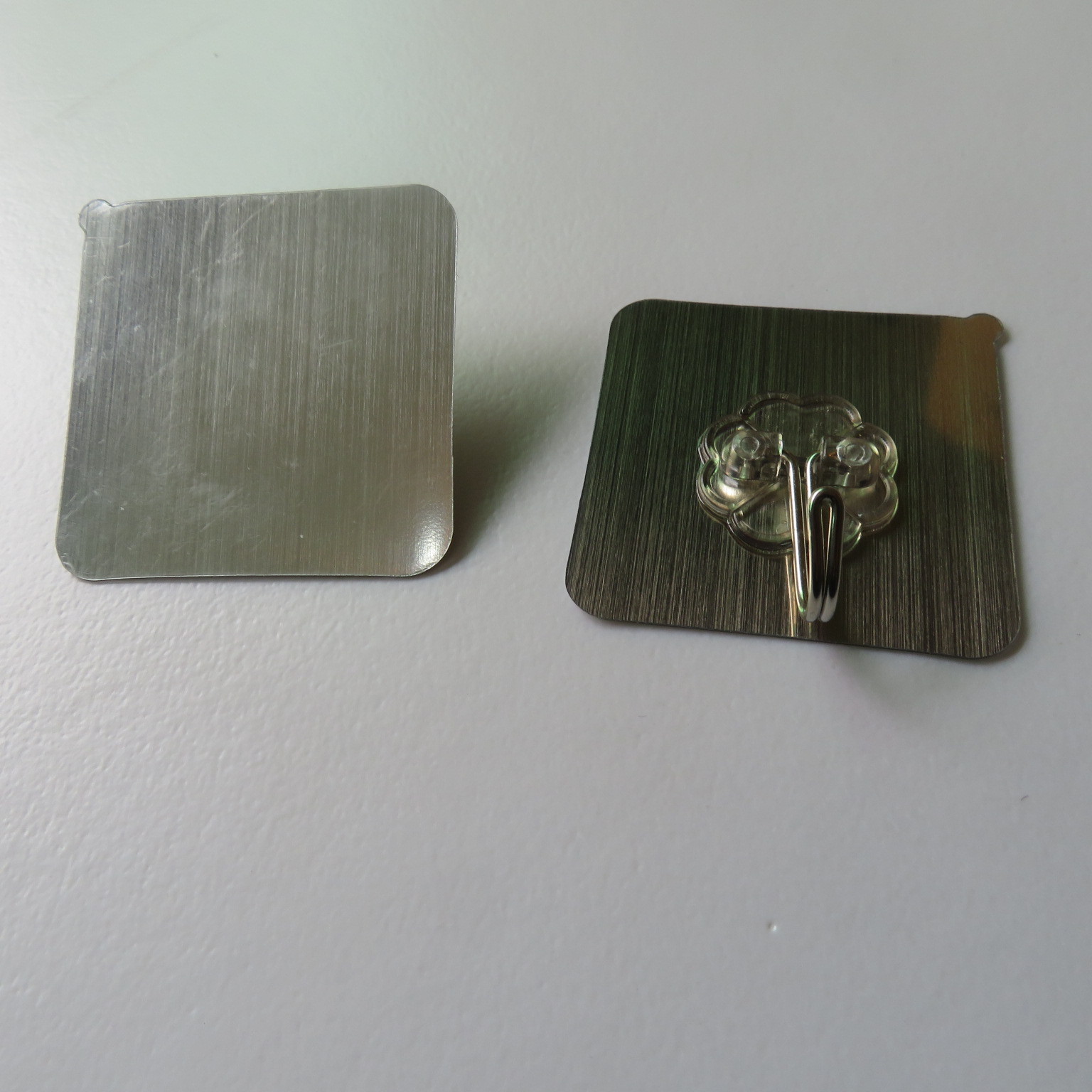 The Six centimeters brushed silver hook small hook strong adhesive hook taobao express magic stick hook factory