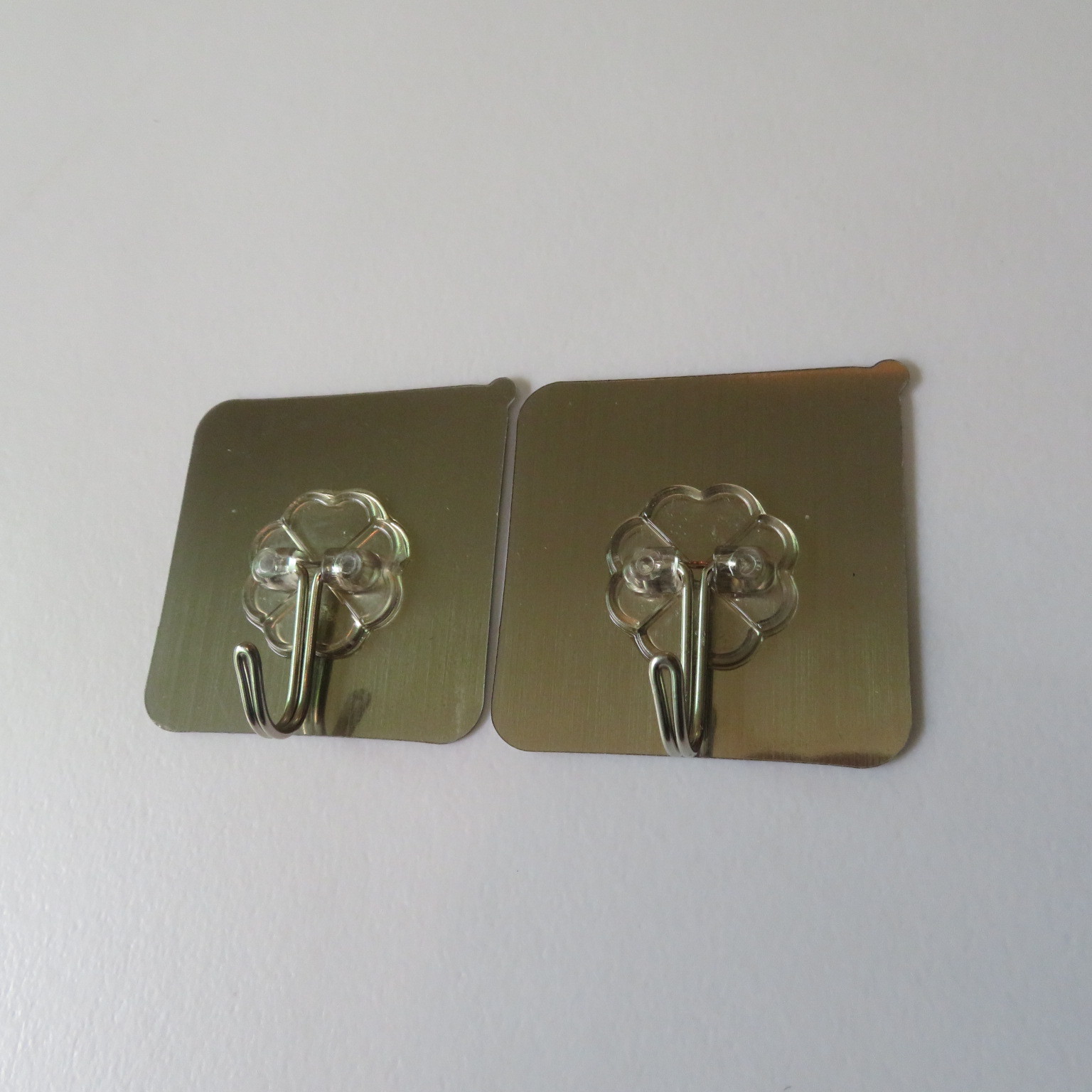 The Six centimeters brushed silver hook small hook strong adhesive hook taobao express magic stick hook factory