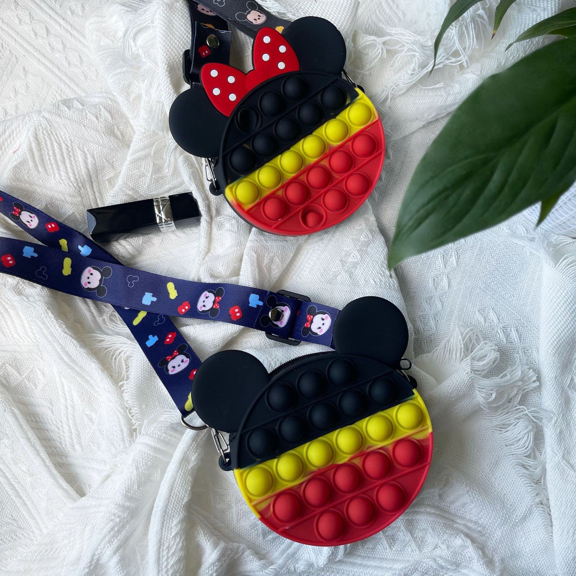 Japan and South Korea Cute Fashion Silicone Children Bubble Mickey Minnie Coin Purse Crossbody Girl Lipstick Key Storage Bag Japan and South Korea Cute Fashion Silicone Children Bubble Mickey Minnie Coin Purse Crossbody Girl Lipstick Key Storage Bag