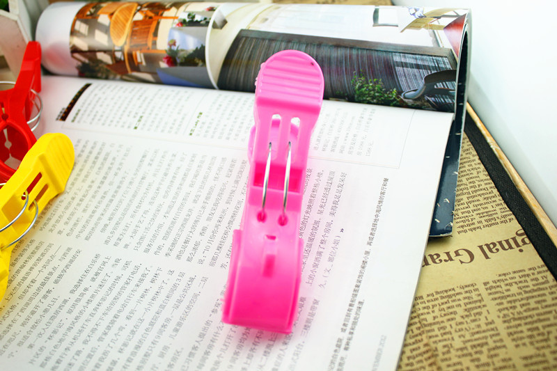 Plastic clip color 4 big clothes clamping clothes drying clip air drying sandwich quilt quilt clamping 2 yuan store Plastic clip color 4 big clothes clamping clothes drying clip air drying sandwich quilt quilt clamping 2 yuan store