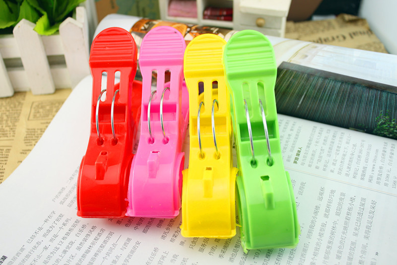 Plastic clip color 4 big clothes clamping clothes drying clip air drying sandwich quilt quilt clamping 2 yuan store Plastic clip color 4 big clothes clamping clothes drying clip air drying sandwich quilt quilt clamping 2 yuan store