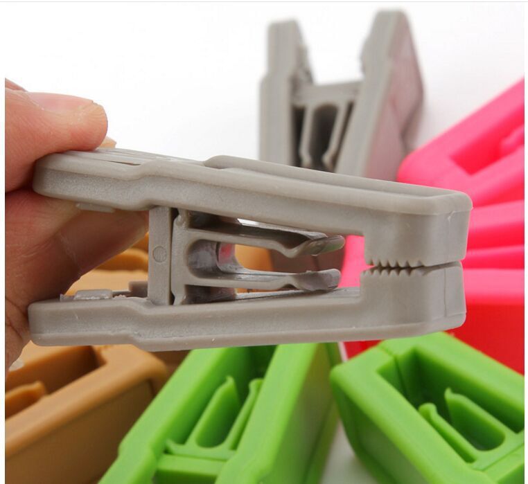 Plastic clip plastic pants clip clothespin clip plastic hanger clip a-type clip Plastic clip plastic pants clip clothespin clip plastic hanger clip a-type clip