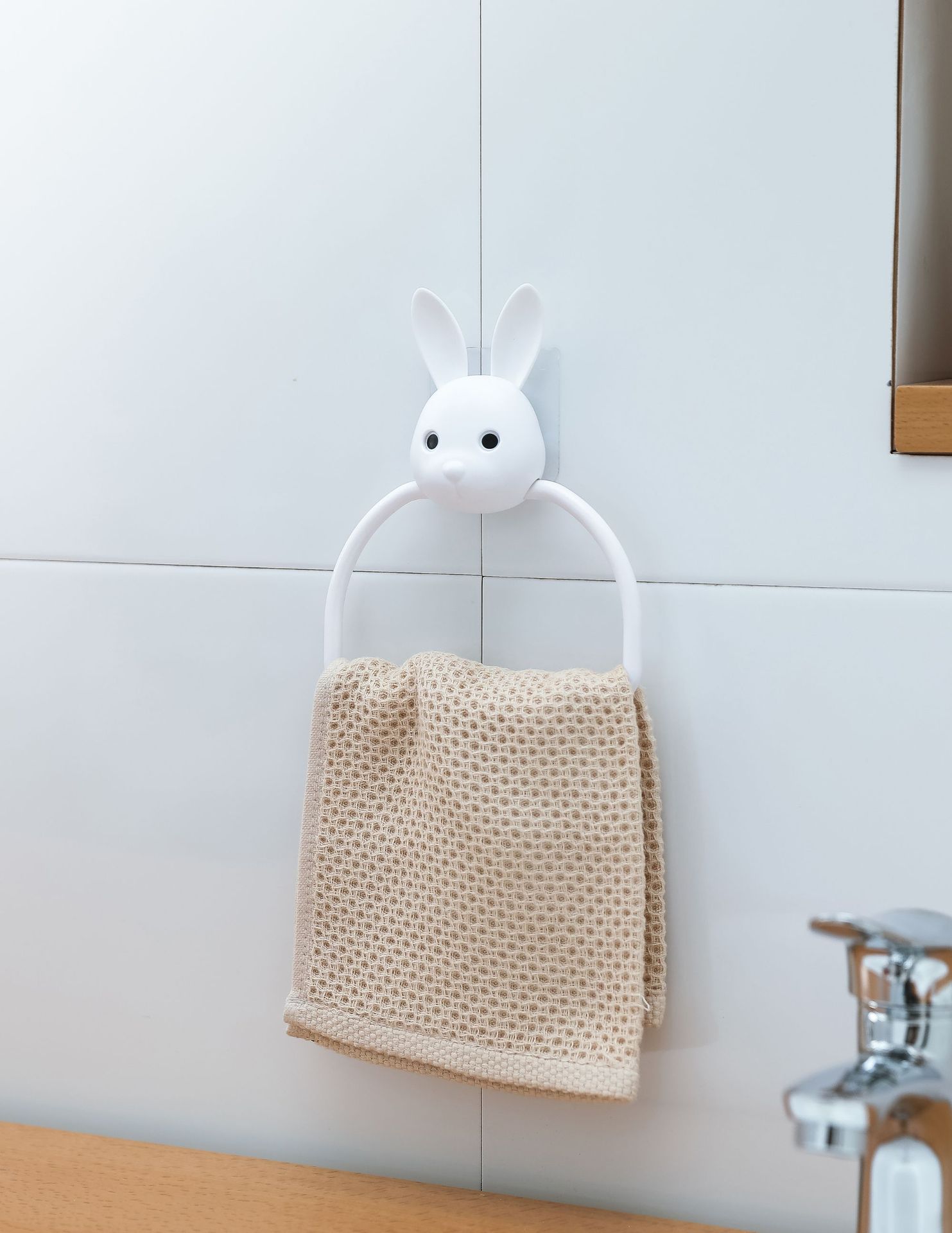 Punch-Free Kitchen Cute Cartoon Towel Rod Bathroom Towel Bar Traceless Glue Towel Rack