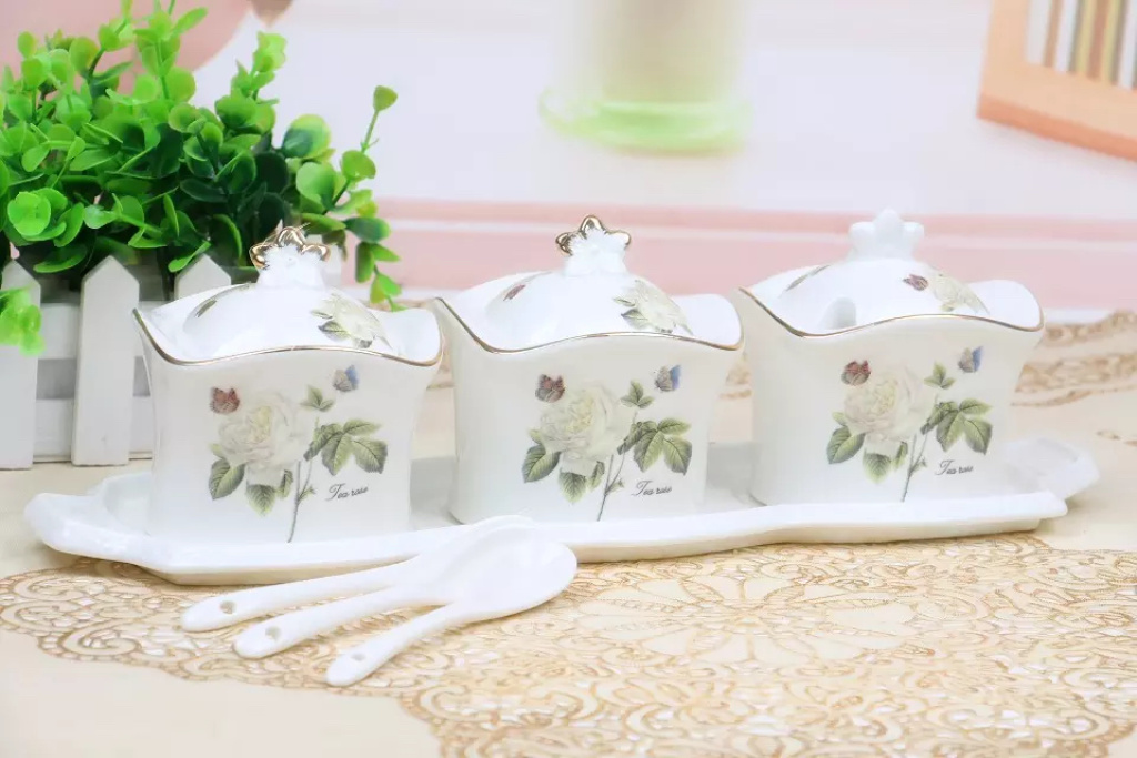 Jingdezhen ceramic seasoning pot seasoning bottle catering restaurant kitchen supplies set of three