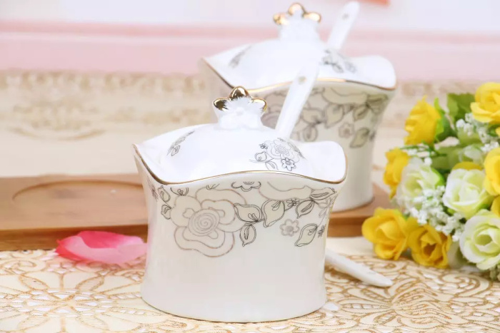 Jingdezhen ceramic seasoning pot seasoning bottle catering restaurant kitchen supplies set of three