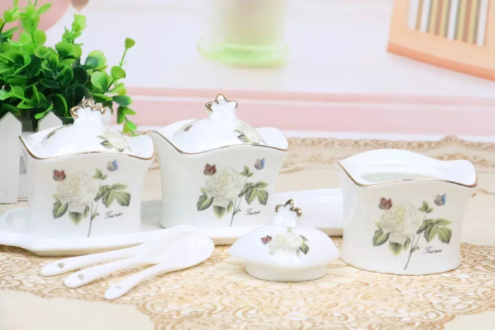 Jingdezhen ceramic seasoning pot seasoning bottle catering restaurant kitchen supplies set of three