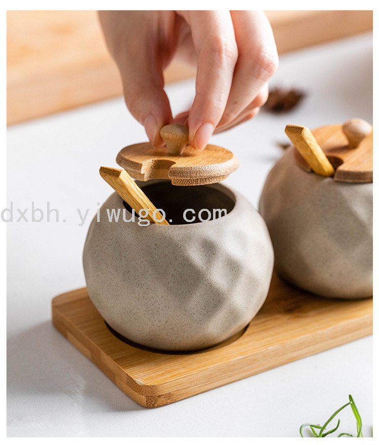 Japanese Bamboo Wood Pottery Clay Seasoning Jar Seasoning Box Creative Ceramic Seasoning Jar Seasoning Bottle Salt Jar Japanese Bamboo Wood Pottery Clay Seasoning Jar Seasoning Box Creative Ceramic Seasoning Jar Seasoning Bottle Salt Jar