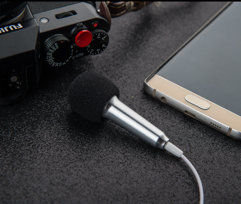Alarm Clock Bluetooth Speaker Cartoon Couple Card Karaoke Microphone Hog Call Mini Speaker Sound Little Devil M8